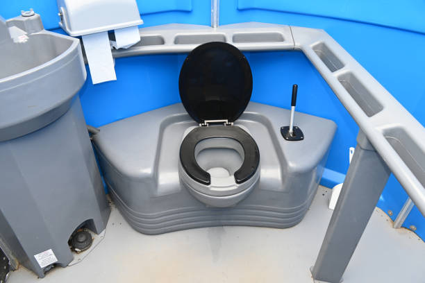 Best Portable restroom trailer rental  in Litchfield, MN